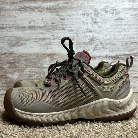 KEEN Womens NXIS Evo Mid Waterproof Hiking Sneakers Size 8 TAUPE/ROSE - Picture 7 of 13